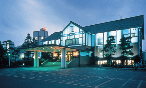 湖畔000